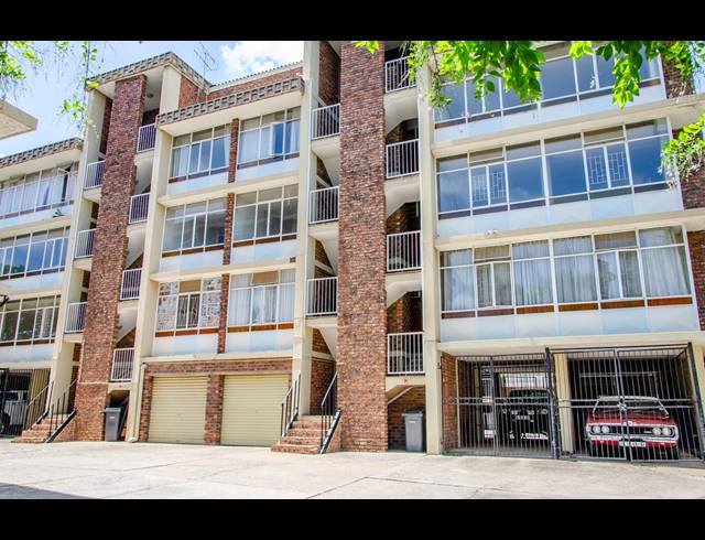 3 BEDROOM FLAT SOLD IN KILNER PARK